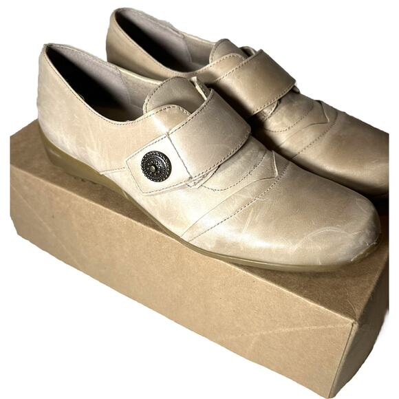 MUNRO Ladies 8N "Tour" Stone Leather Comfort Hook & Loop Enclosure Shoes in Box - Picture 3 of 7